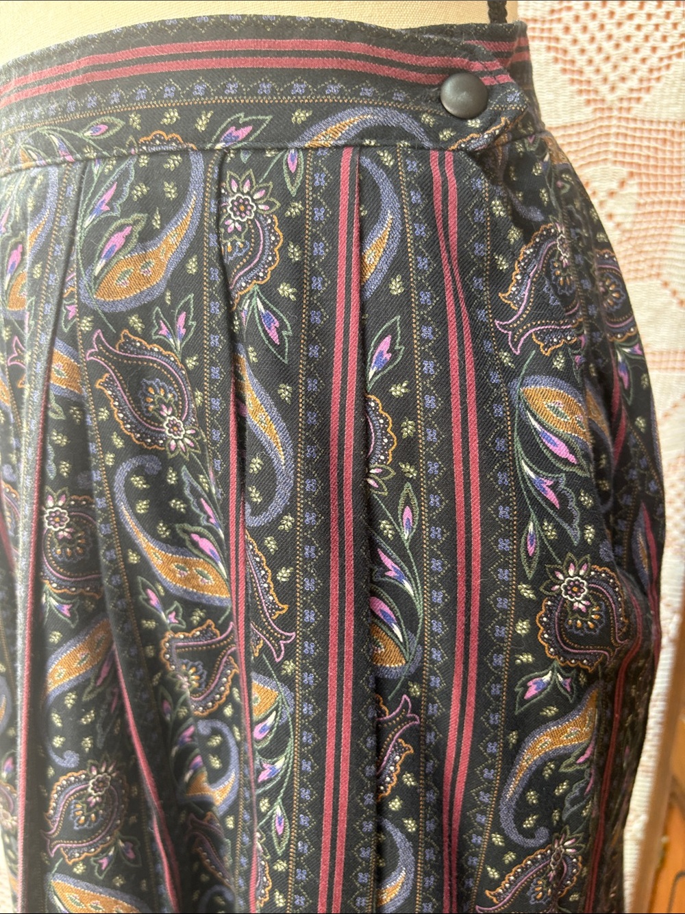 Vintage Paisley Pleated Midi Skirt Sz XS - Picture 10 of 14